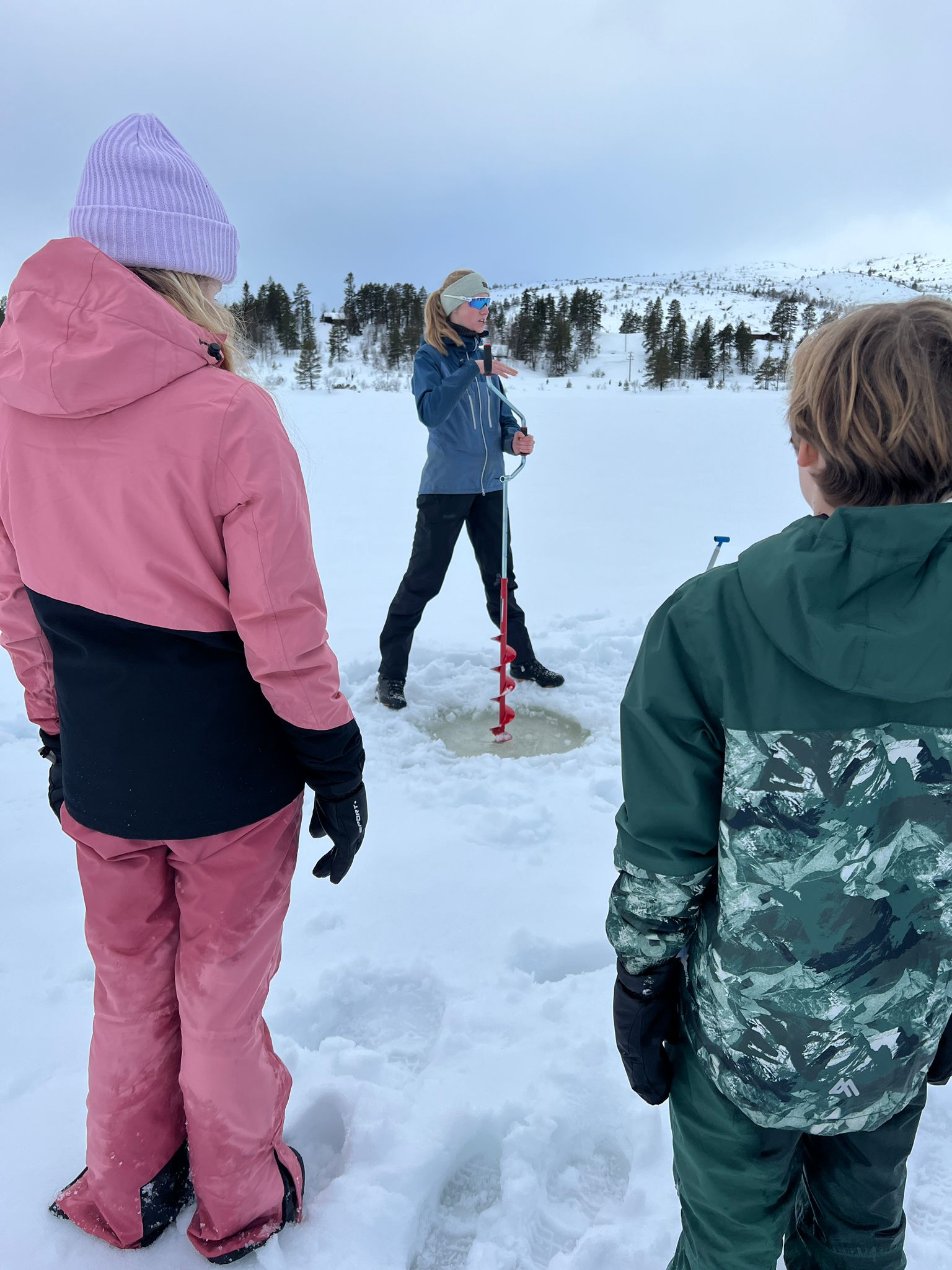 Instructie voor het ijsvissen in Bortelid
